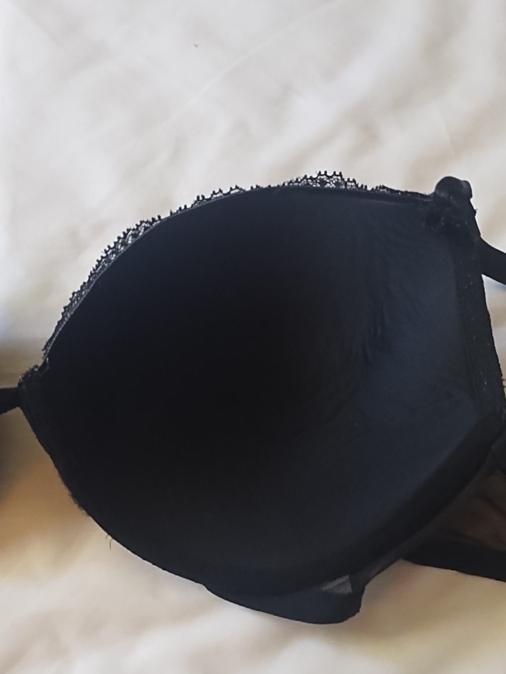 Victoria's Secret Push-Up Bra - Picture 9 of 10